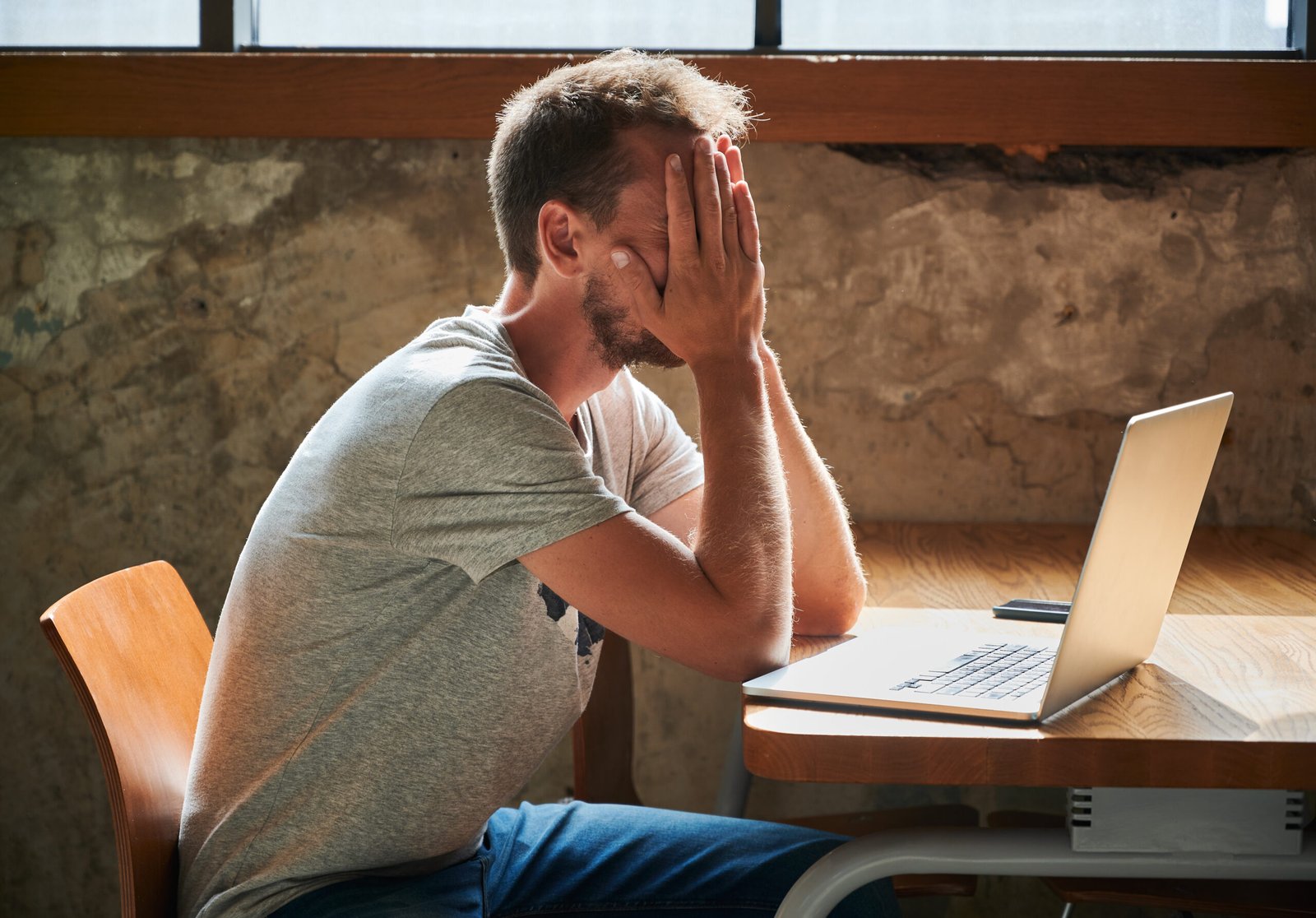 Burnout: sinais de que o trabalho pode estar ultrapassando seus limites